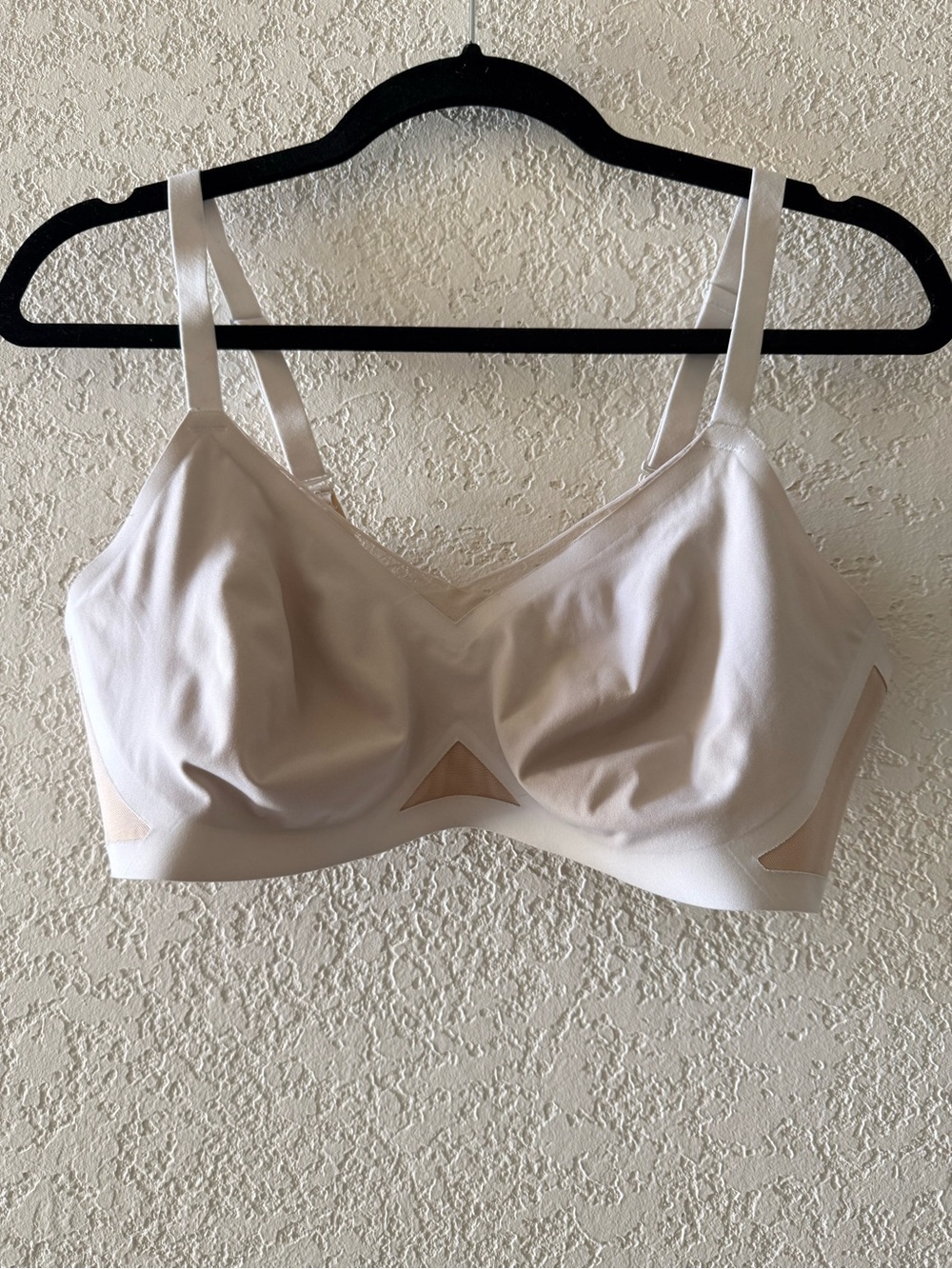 HONEYLOVE Wireless Crossover Bra White Tan Adjustable Straps Womens Sz 38 B/C